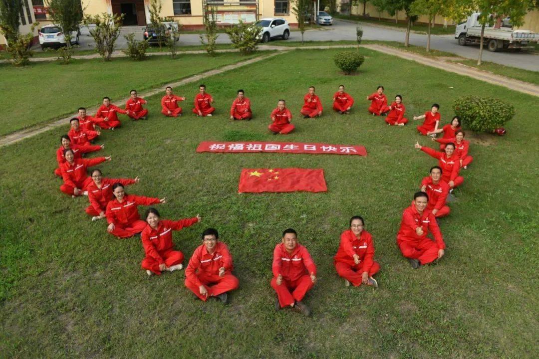 吾塔木乡:开展“公益电影进乡村 文化惠民暖人心”活动